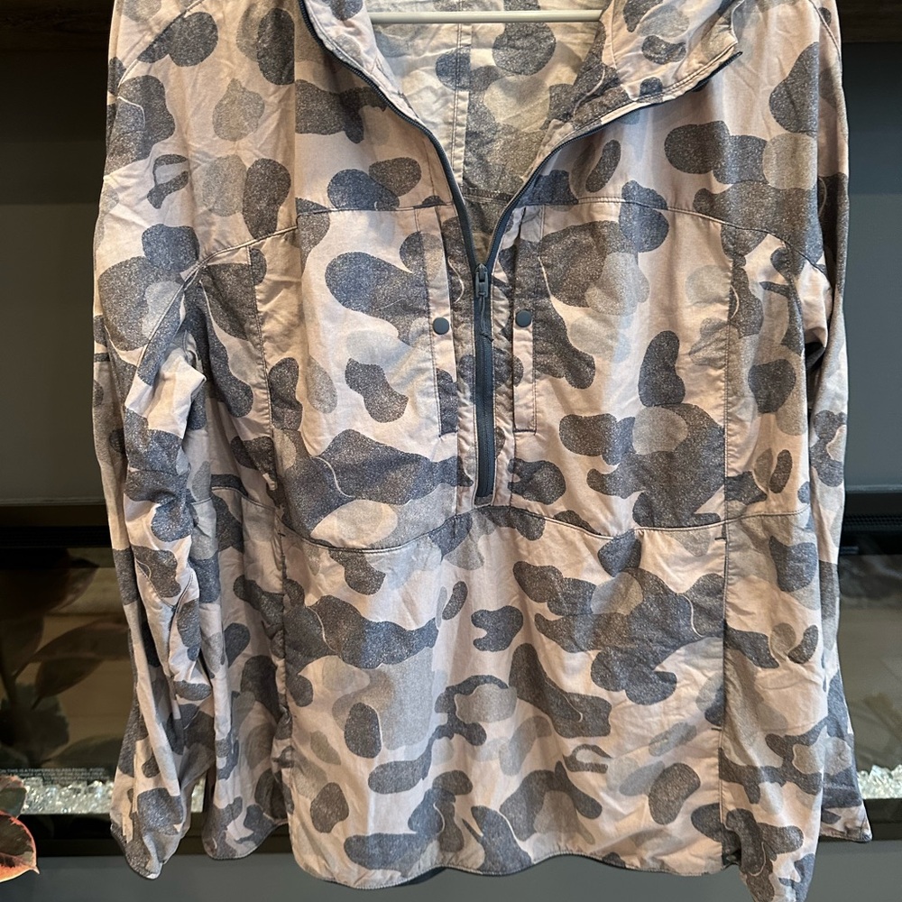 Camo Print Pullover Jacket